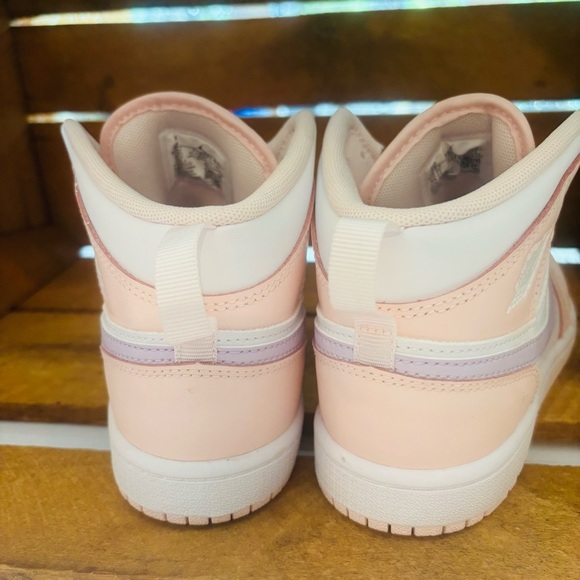 Nike Air Jordan Mid Sneakers in Peach and Lavender 3Y new - Picture 6 of 8